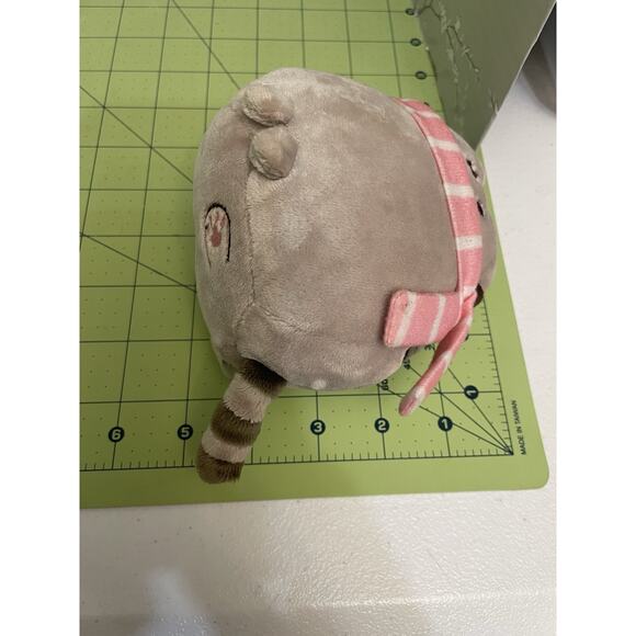 Pusheen Box Winter 2024 Culturefly Mini Plush Stuffed Animal Exclusive Limited - Picture 8 of 8